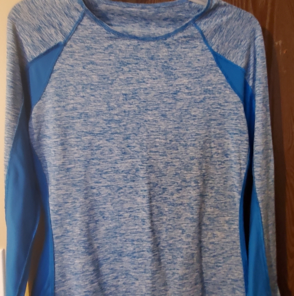 Thumb hole sweat shirts